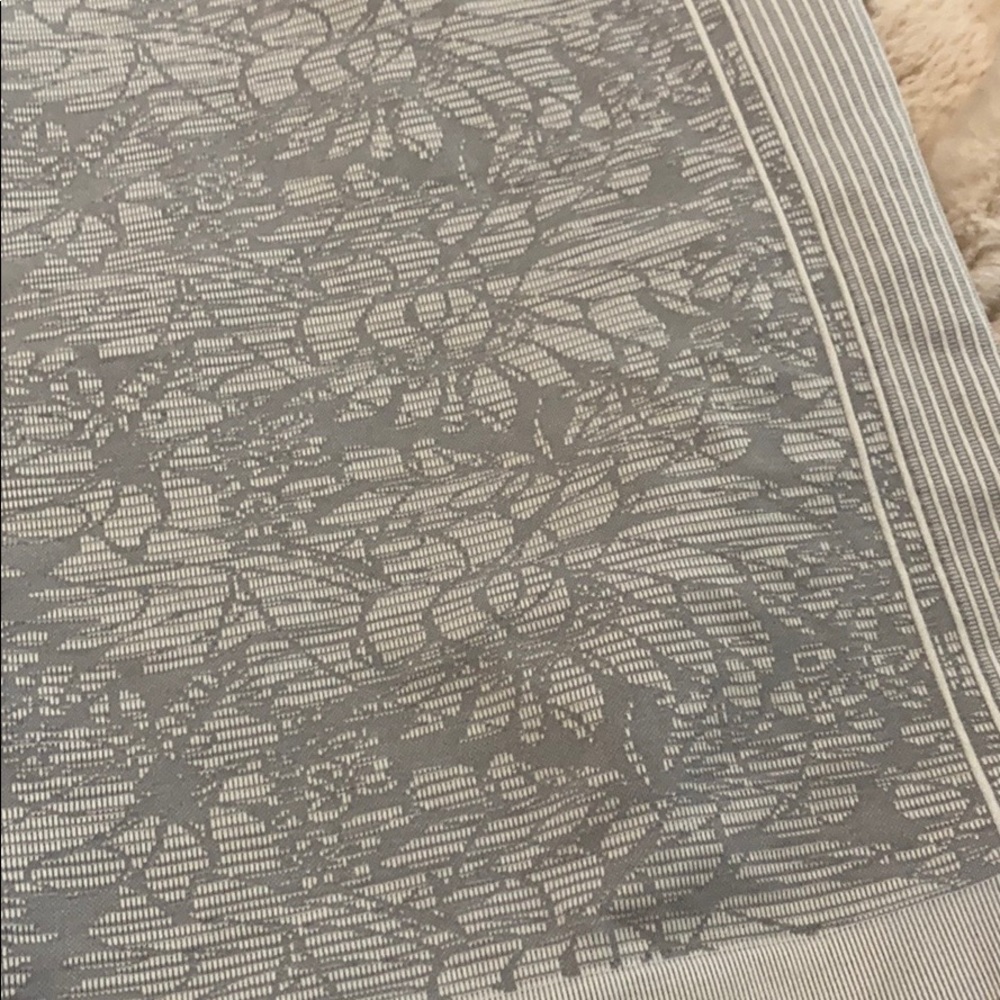 Fabletics Work Out Tank Size Medium - image 2